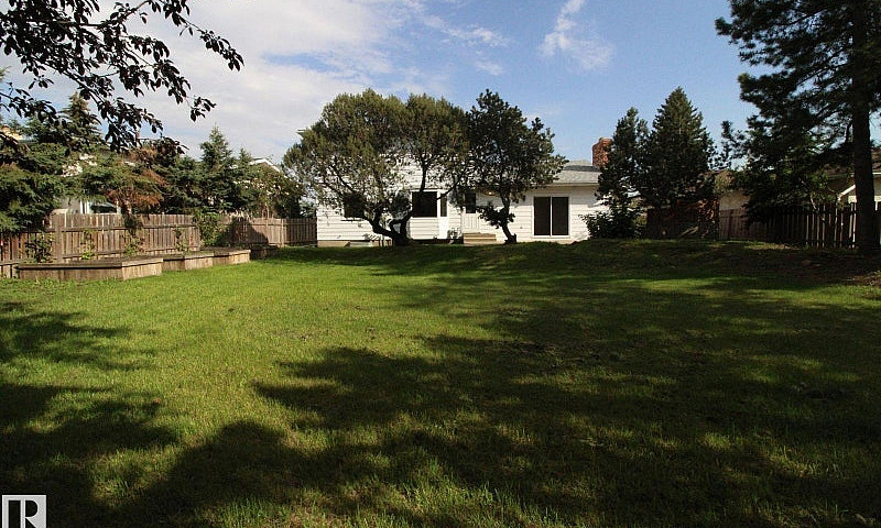 House For Sale !!!...