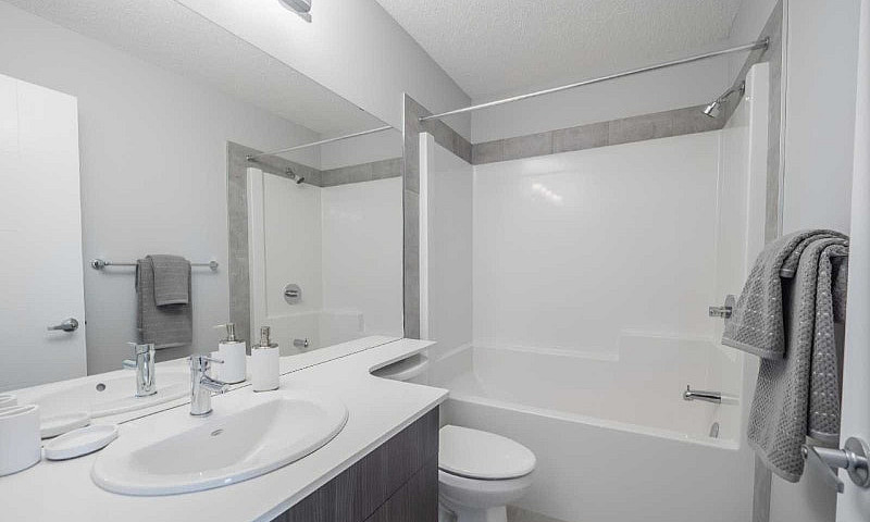 Furnished Room For R...