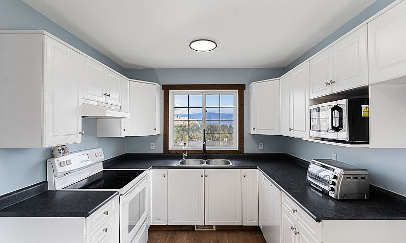 Lake-View Home, Larg...