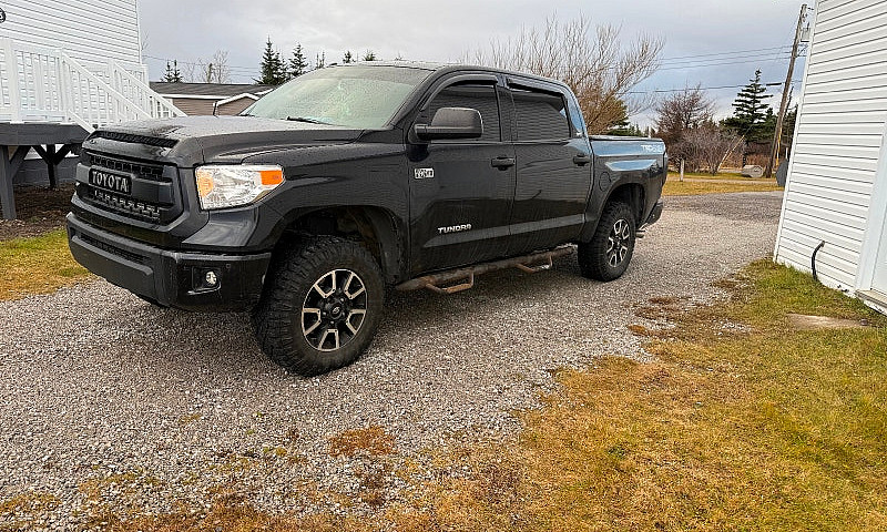 2017 Toyota Tundra T...