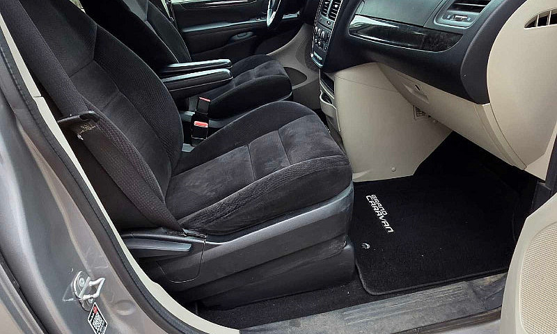 2014 Dodge Grand Car...