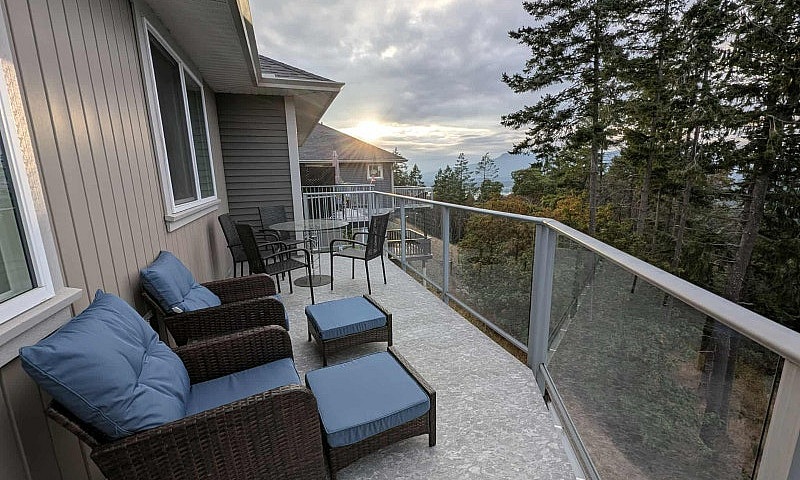 2 Bed 2 Bath Townhou...