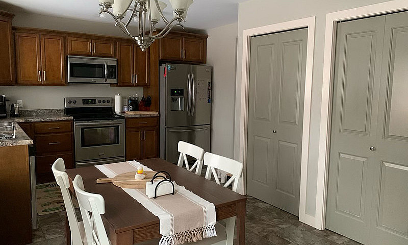 Beautiful 3 Bed 3 Ba...