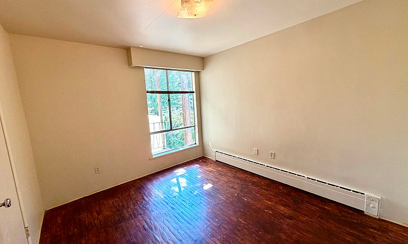Spacious 2F Unit In ...