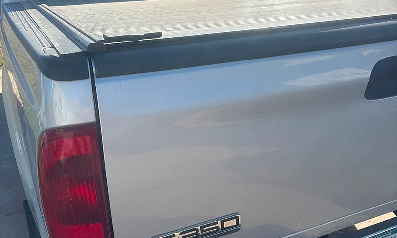 2007 Ford F350 Laria...