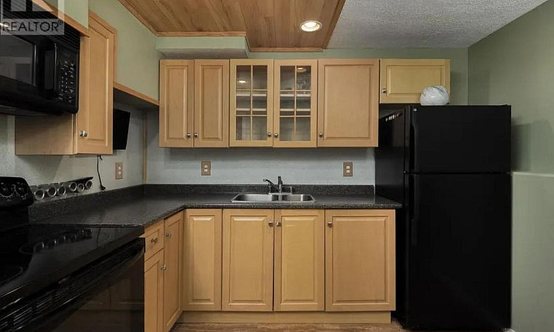 1 Bed 1 Bath House...