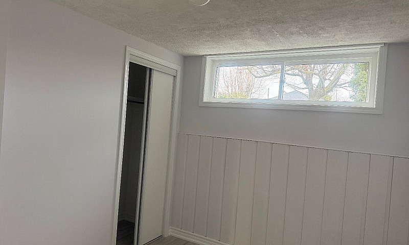 2 Bedroom Basement U...