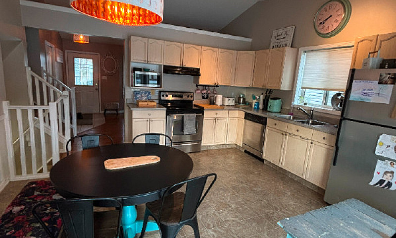 ✨ Beautiful 4-Bedroo...