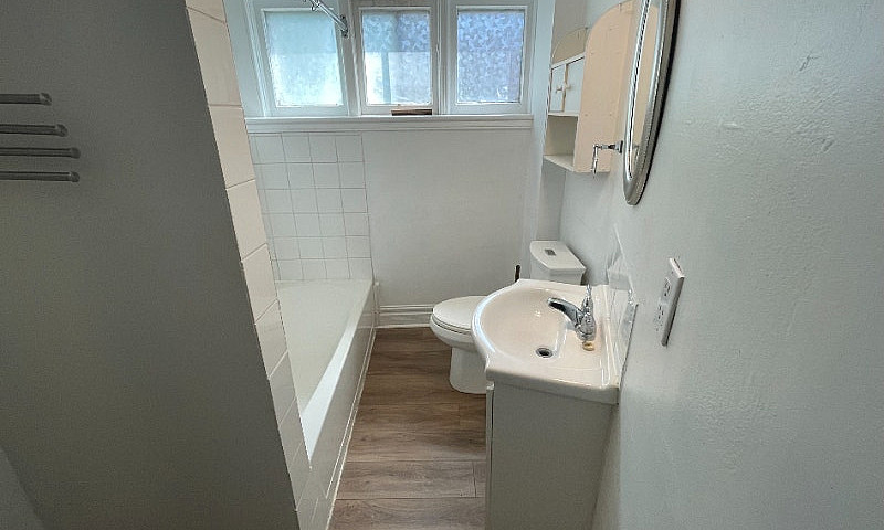 2 Bedroom Unit For R...