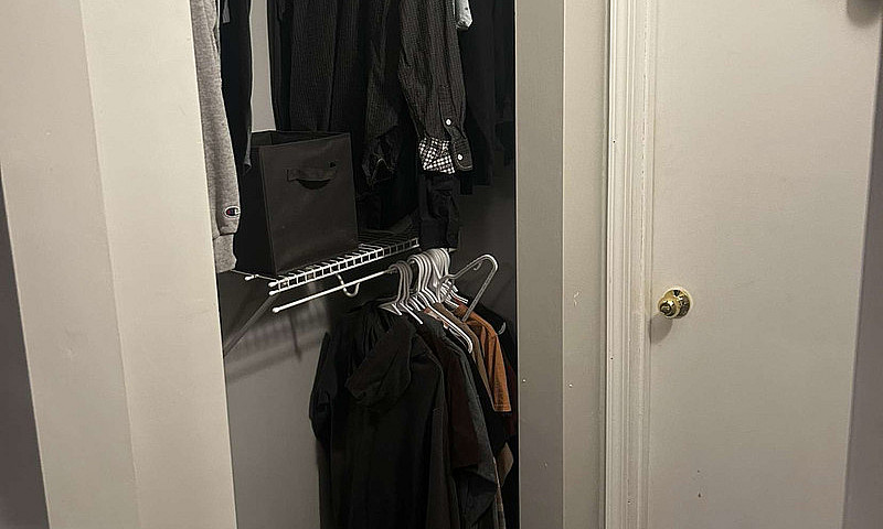 Basement Suite For R...