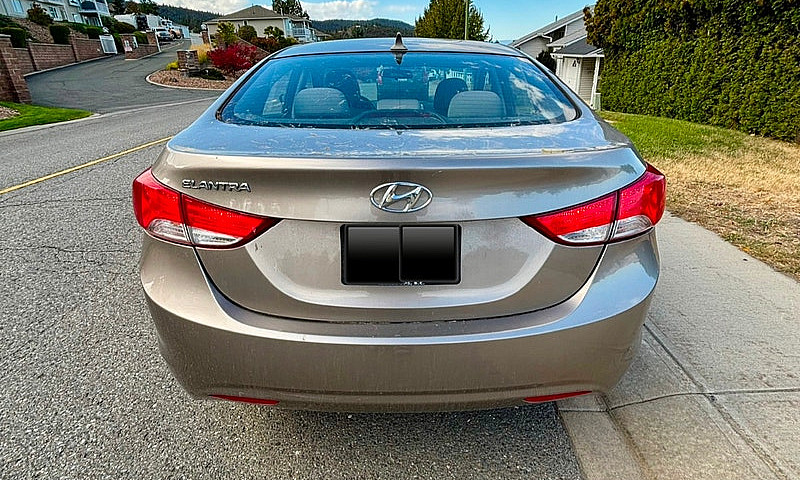 Hyundai Elantra 2013...