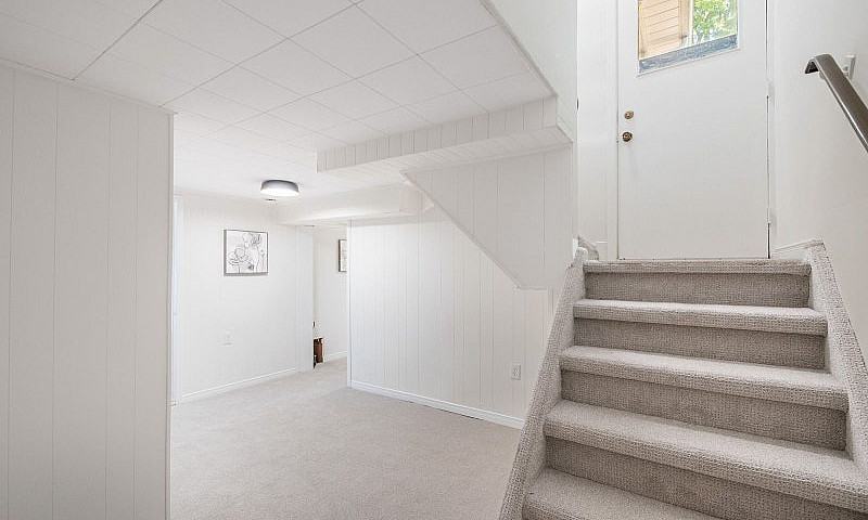 Spacious 1 Bedroom B...