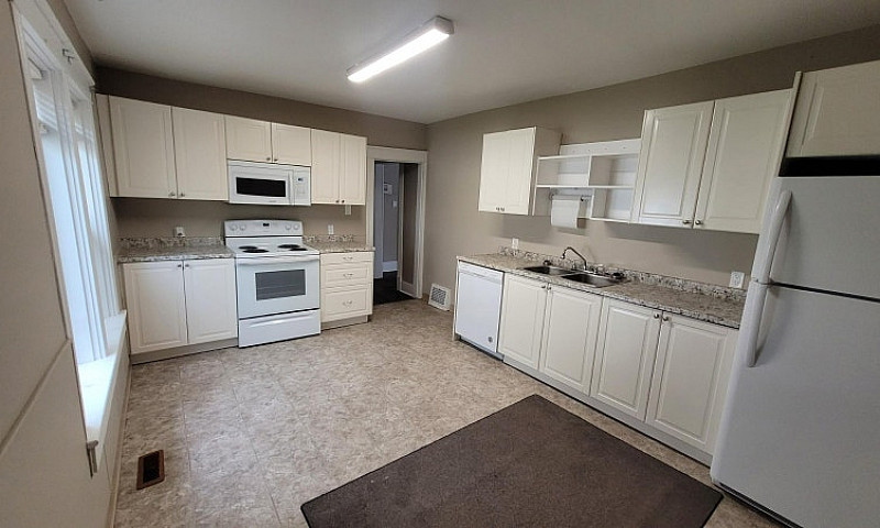 4 Bedroom, 2 Bath Ho...