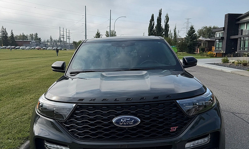 2022 Ford Explorer S...