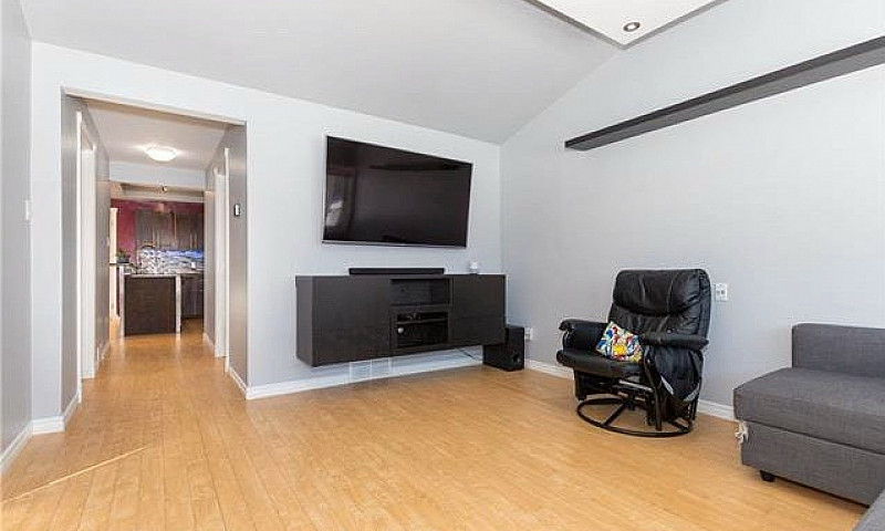 Charleswood House Fo...