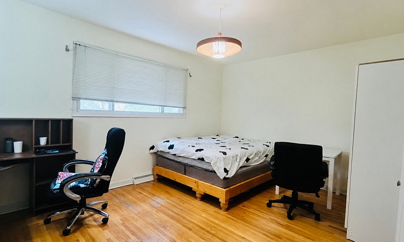 Spacious 5-Bedroom H...