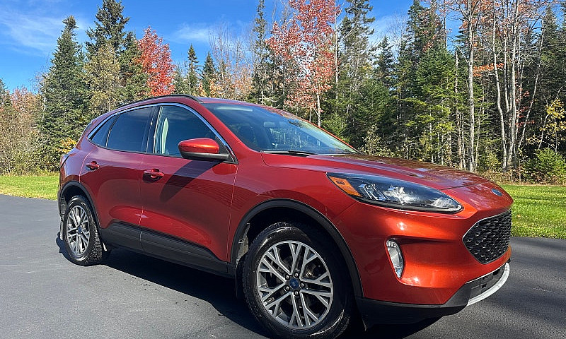 Wow! 2020 Escape Awd...