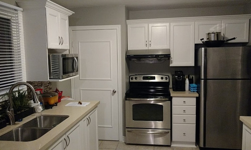 3 Beds 1 Bath Beauti...