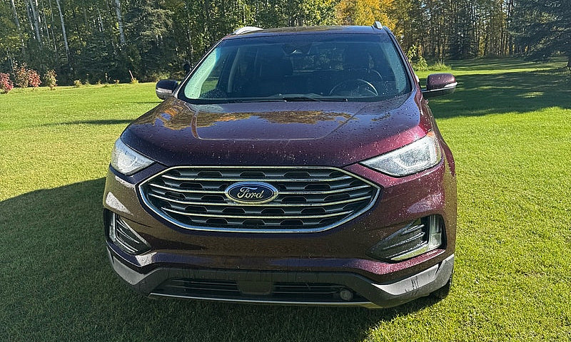 2020 Ford Edge Titan...