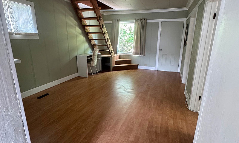 House For Sale - 114...