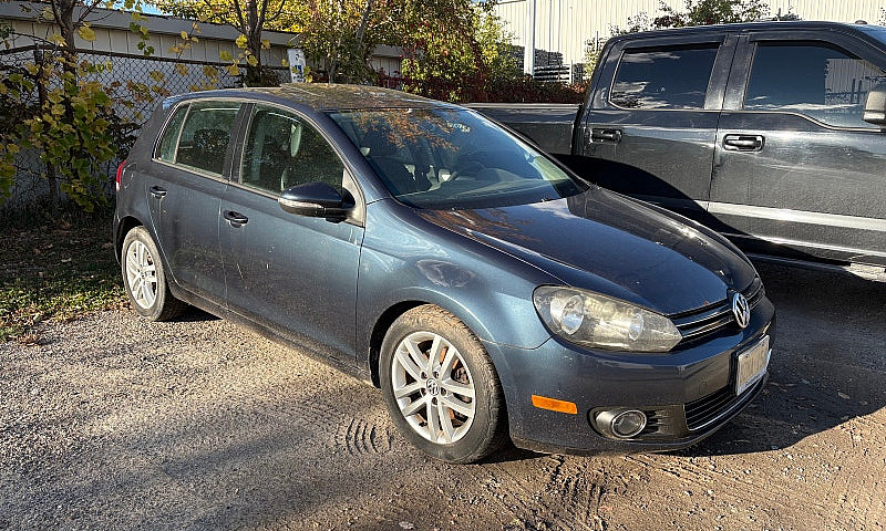 2011 Volkswagen Golf...