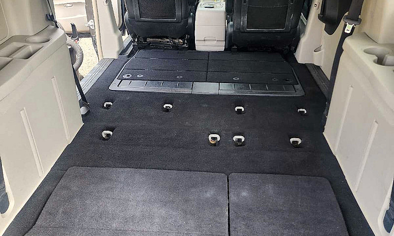 2014 Chrysler Town &...