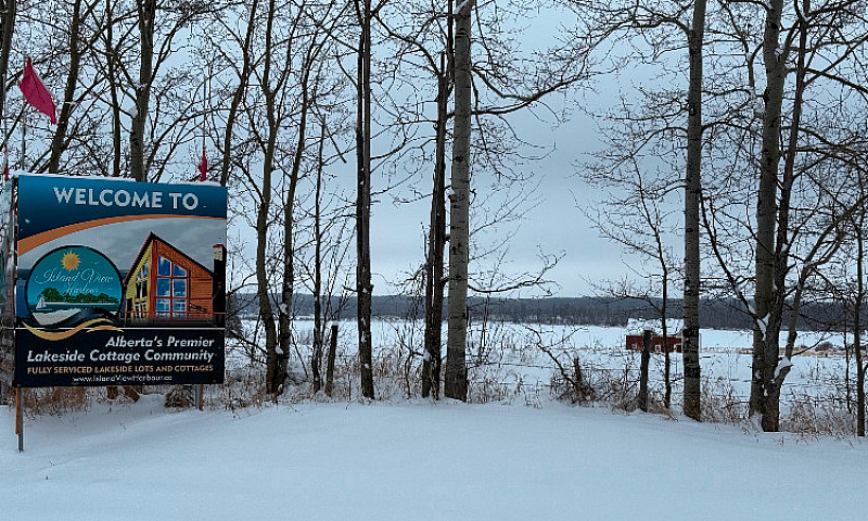24 Lake Lots For Sal...