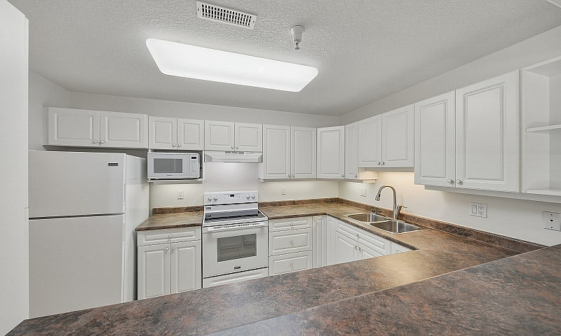 104 2169 Flamingo Ro...