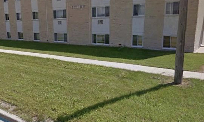 1 Bedroom Suite On G...