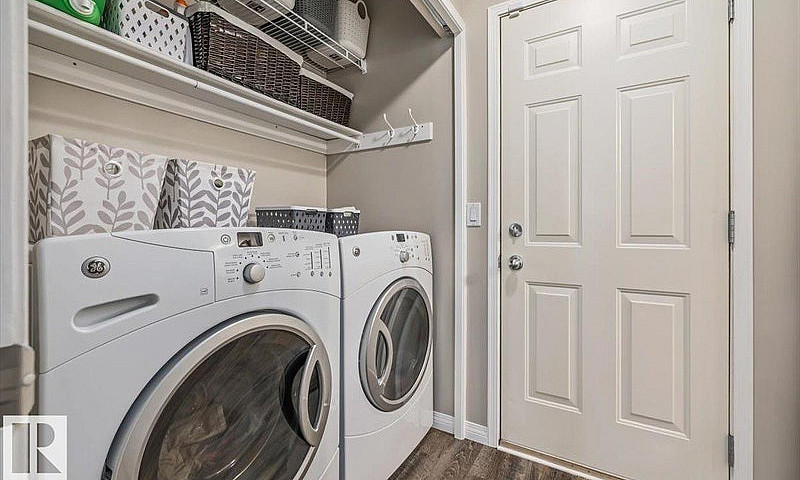 4 Beds 2.5 Bath Hous...
