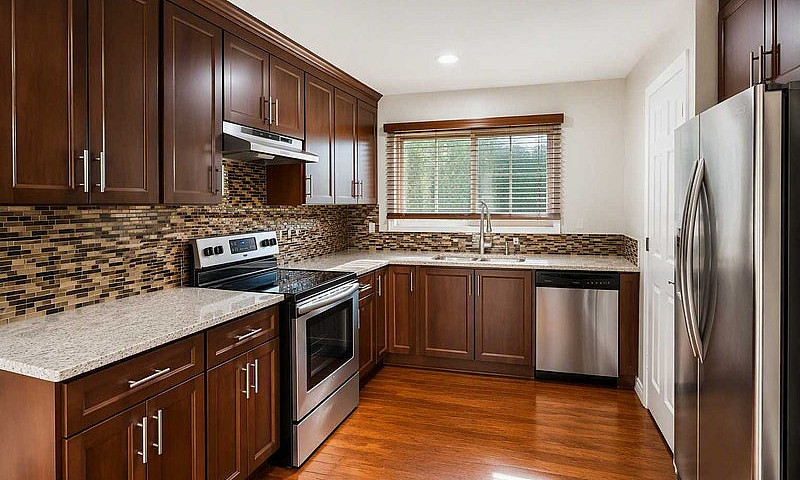 Bright 3 Bedroom Mai...