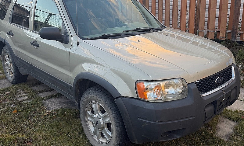 2003 Ford Escape...