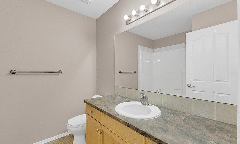 13 Lark Close, Sylva...