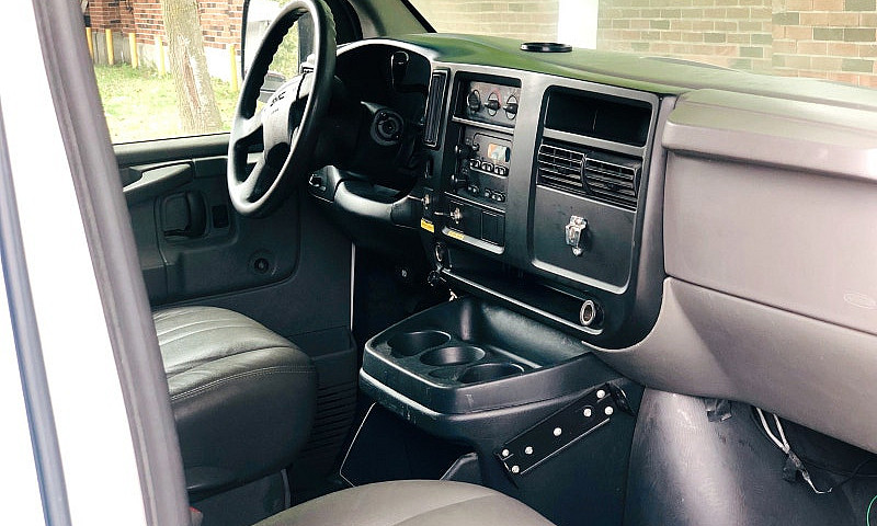 2004 Gmc Savana...