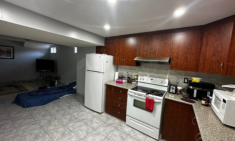1 Bedroom Basement A...