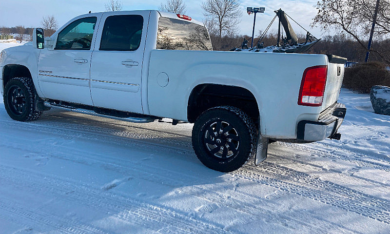 2011 Sierra Slt 2500...