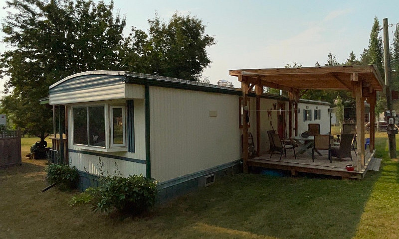 1975 Mobile Home For...