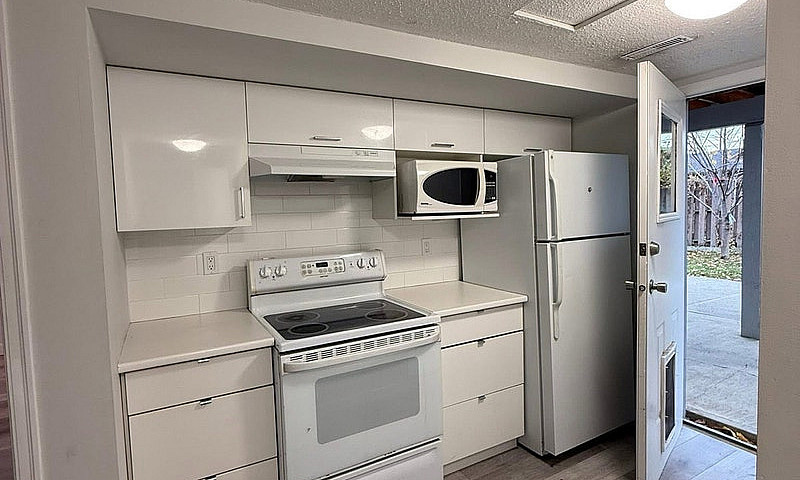  2 Bedroom Ground Fl...