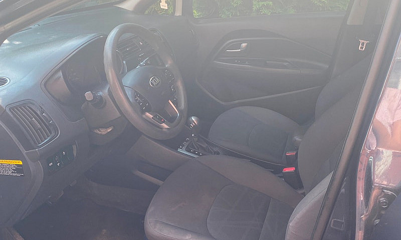 2013 Kia Rio...
