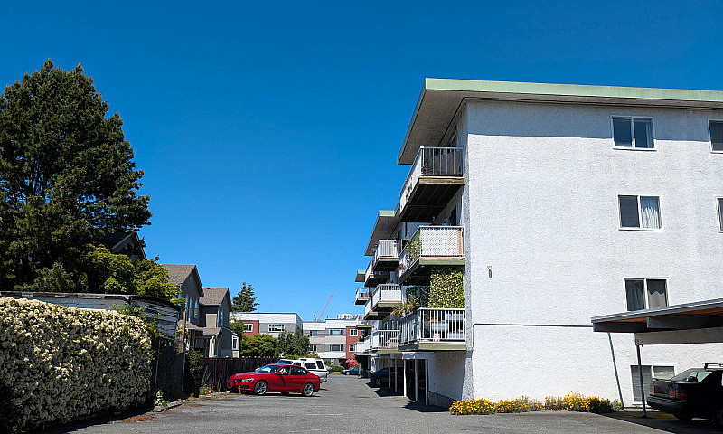 Apartment For Rent: ...