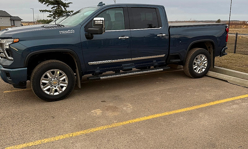 2025 Chev Silverado ...