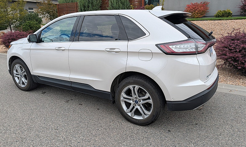 2017 Ford Edge Titan...