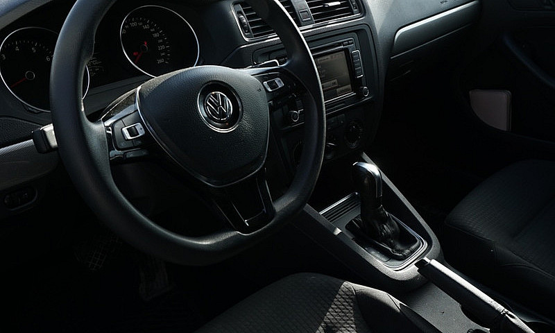 2015 Volkswagen Jett...