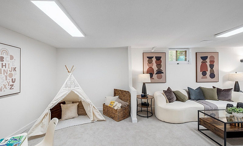 Spacious 1 Bedroom B...