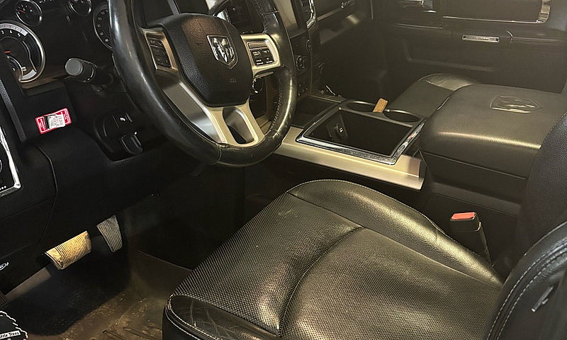 2013 Dodge 3500 Lara...