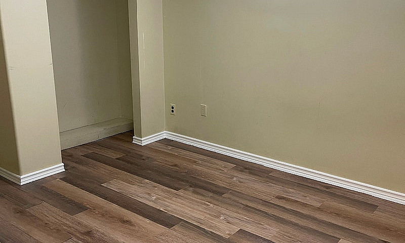 One Bedroom +Den One...