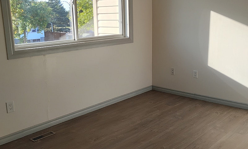 3 Br Town House For ...