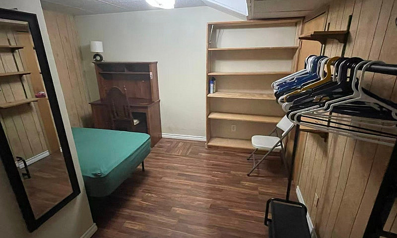 Basement Room For Re...