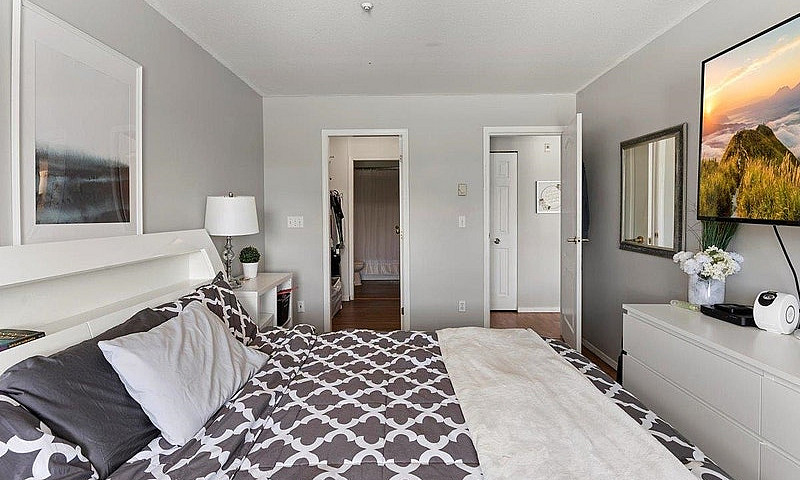 2 Bedroom/2-Bathroom...
