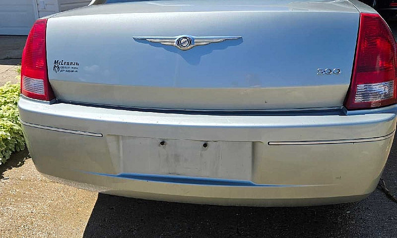 2005 Chrysler 300 To...